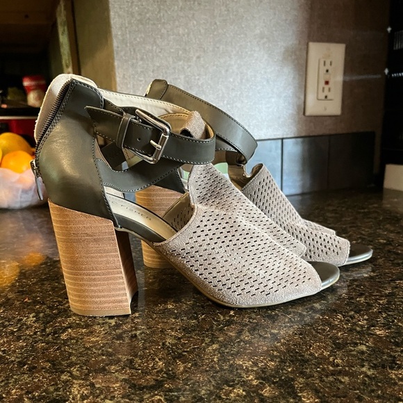 Marc Fisher Taupe Peep-Toe Block Heels - Picture 2 of 8
